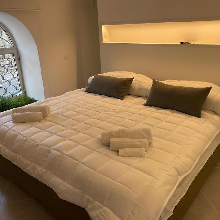 Cathedral House Design Apartment ปาแลร์โม ภายนอก รูปภาพ